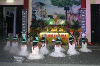 GĐPT Thanh Hải diễn văn nghệ mừng Khánh đản