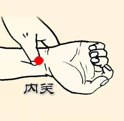 nguoiphattu-com bam huyet chua benh7.jpg