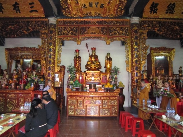 chua hoang mai02.jpg