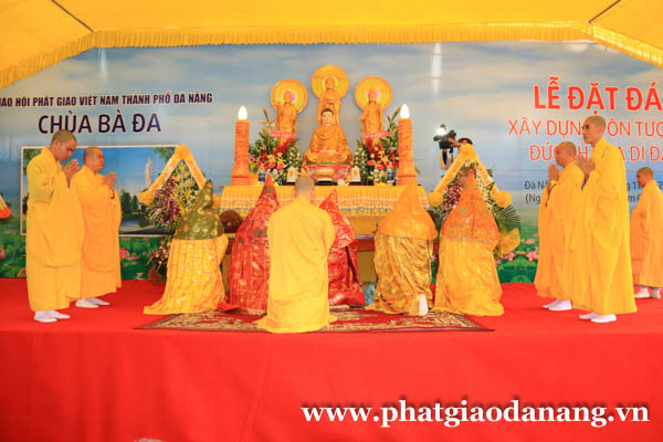 Đà Nẵng: Chùa Bà Đa lễ khai kinh đặt đá xây dựng tôn tượng Đức Phật A Di Đà
