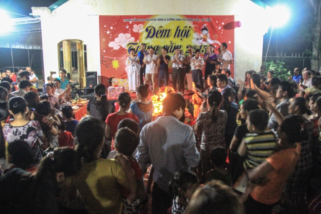 nguoiphattu.com_dem hoi trang ram b01.jpg