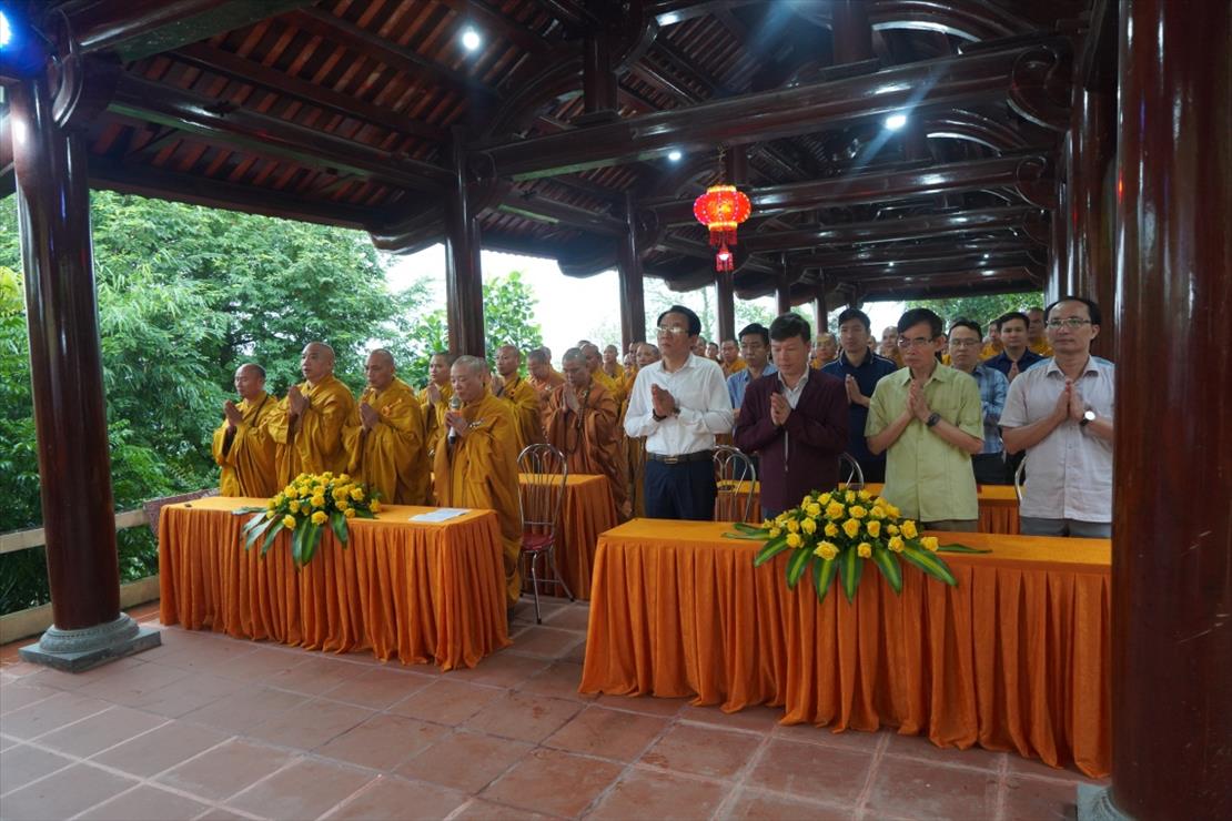  nguoiphattu.com_tuong niem phat hoang nhan tong chu vi to su ha tinh21.jpg