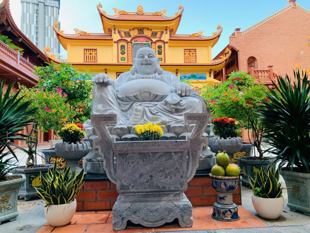 chuaphuclam_chuaphuclambienhoa_congchuadep_chuaphuclamdongnai_nguoiphatu0.jpg