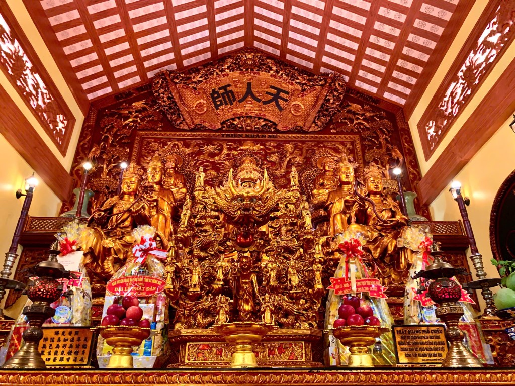 chuaphuclam_chuaphuclambienhoa_congchuadep_chuaphuclamdongnai_nguoiphatu10.jpg