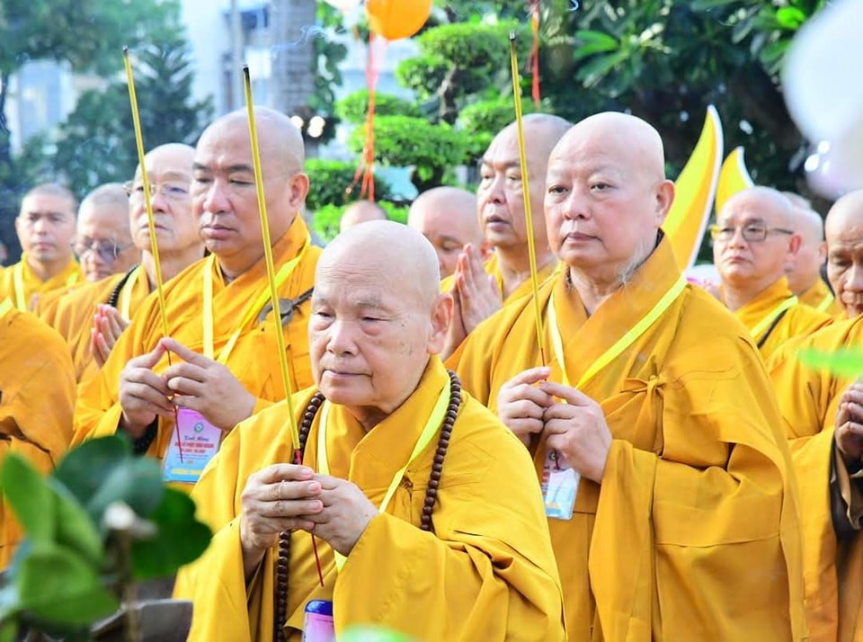 botat_thichquangduc_nguoiphattu_phatdan0.jpg
