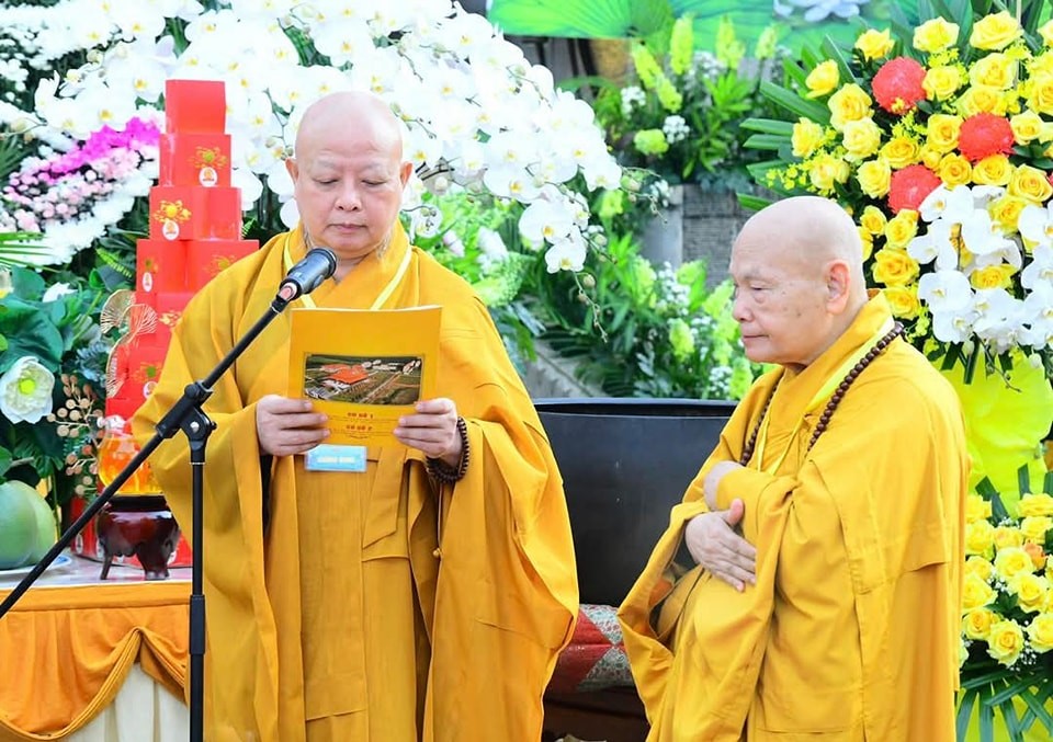 botat_thichquangduc_nguoiphattu_phatdan4.jpg