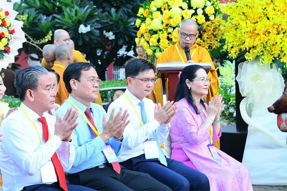 botat_thichquangduc_nguoiphattu_phatdan5.jpg