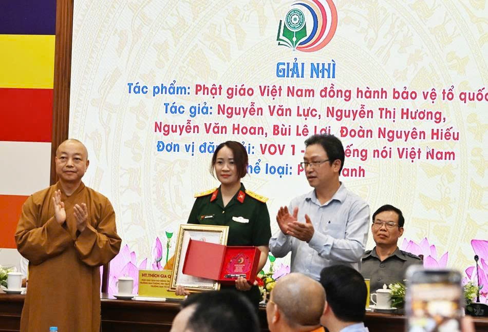 gaibaochiphatgiaotoanquoc_baophatgiao_bantruyenthongphatgiao12.jpg