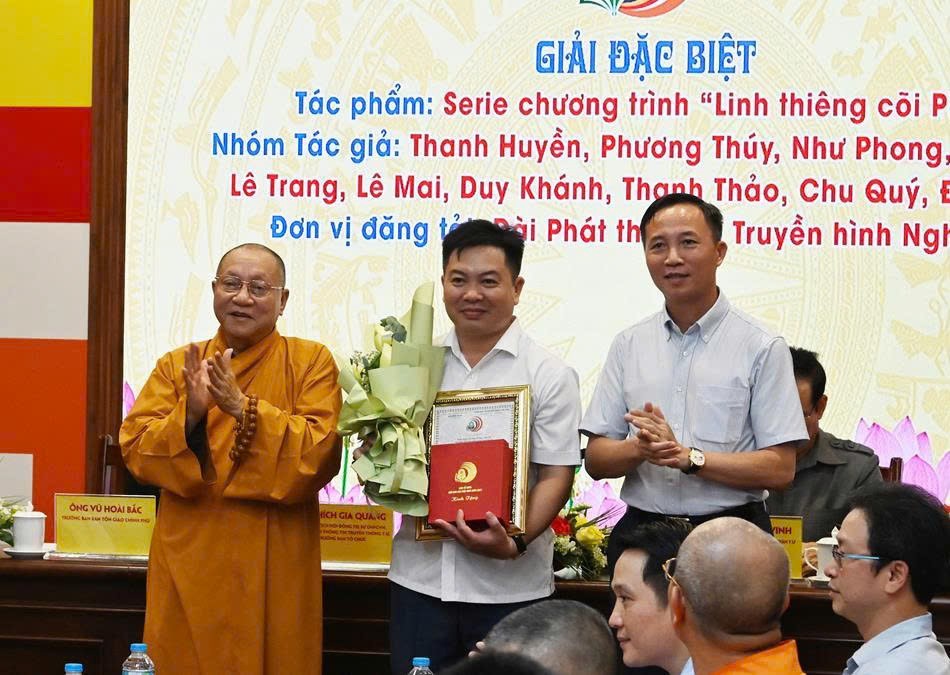 gaibaochiphatgiaotoanquoc_baophatgiao_bantruyenthongphatgiao13.jpg