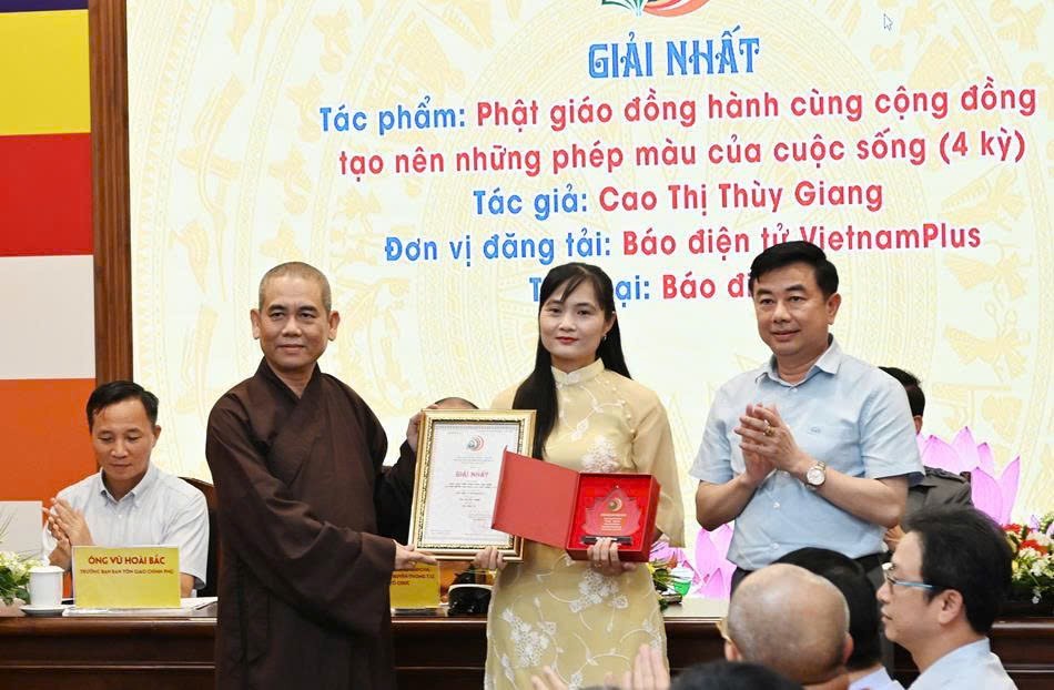 gaibaochiphatgiaotoanquoc_baophatgiao_bantruyenthongphatgiao22.jpg