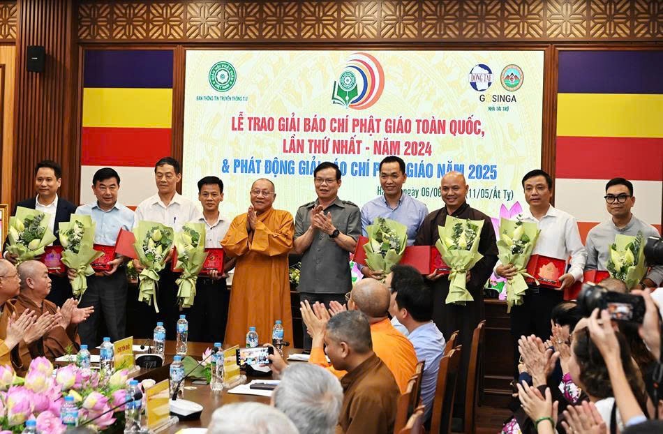 gaibaochiphatgiaotoanquoc_baophatgiao_bantruyenthongphatgiao4.jpg