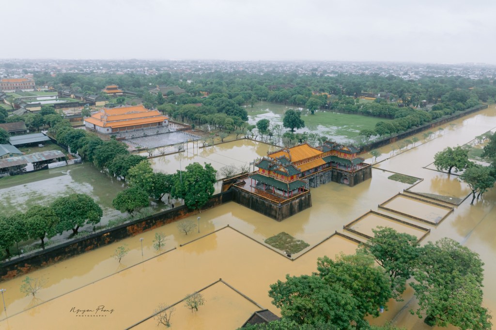 lu lut tai hue_hue ngap lut_mua lu tai hue_ mua nang tai hue_ngap lut hue 20251.jpg