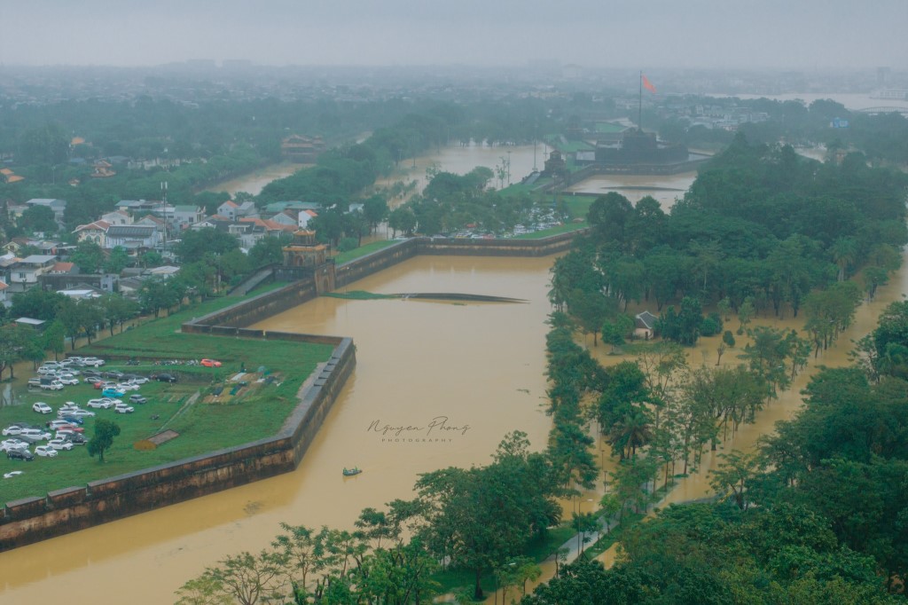 lu lut tai hue_hue ngap lut_mua lu tai hue_ mua nang tai hue_ngap lut hue 20254.jpg