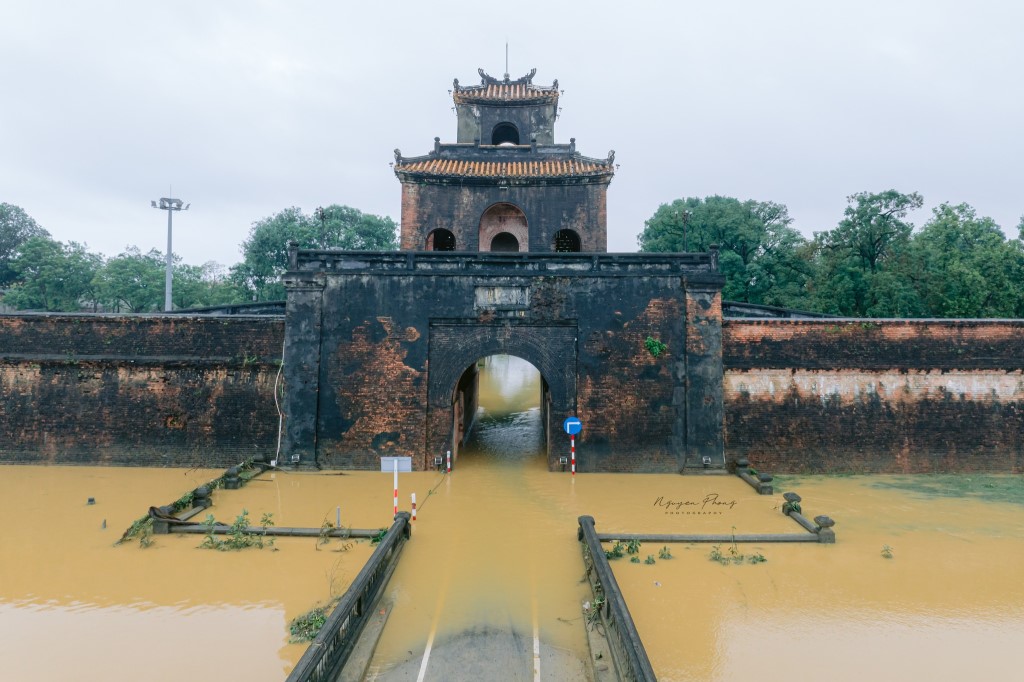 lu lut tai hue_hue ngap lut_mua lu tai hue_ mua nang tai hue_ngap lut hue 20255.jpg