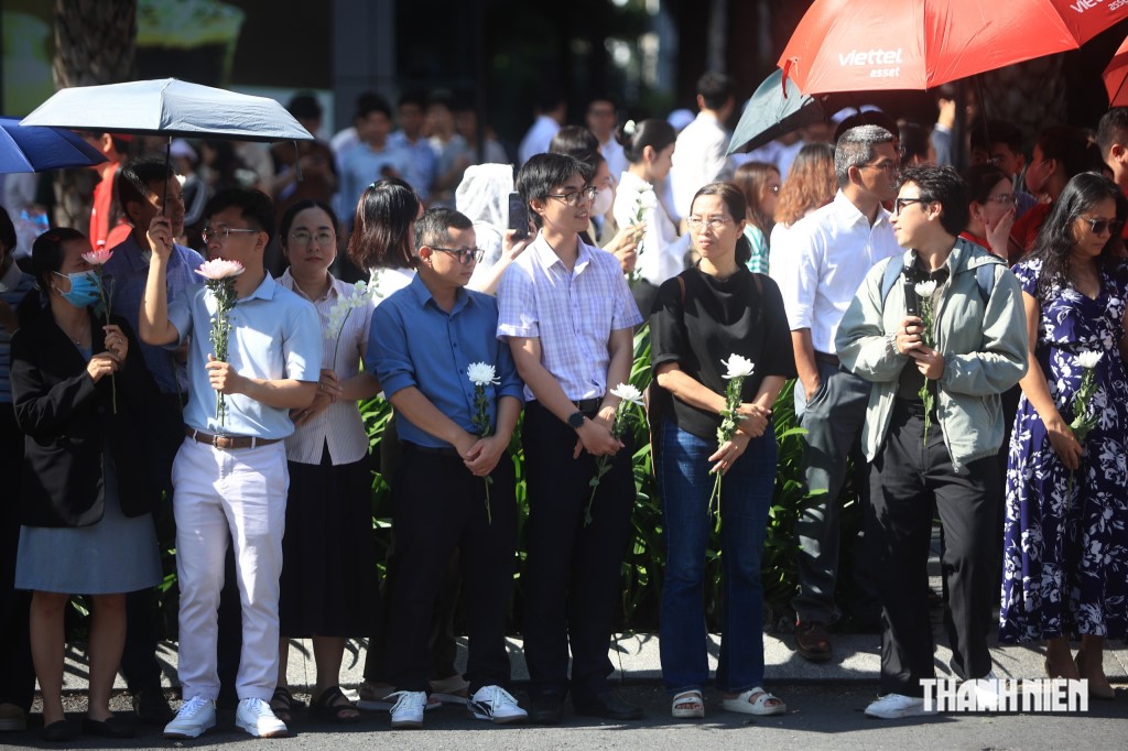 731-hai-cot-liet-si-duoc-tro-ve-noi-an-nghi-hanh-trinh-tri-an_nguoiphattu_com4.jpg