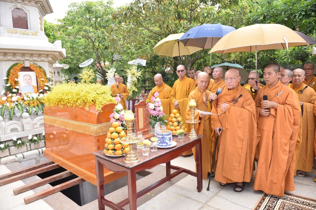 nguoiphattu.com_phung-tong-kim-quan-co-ni-truong-thich-nu-nhu-tinh-tai-thien-vien-linh-chieu33.jpg