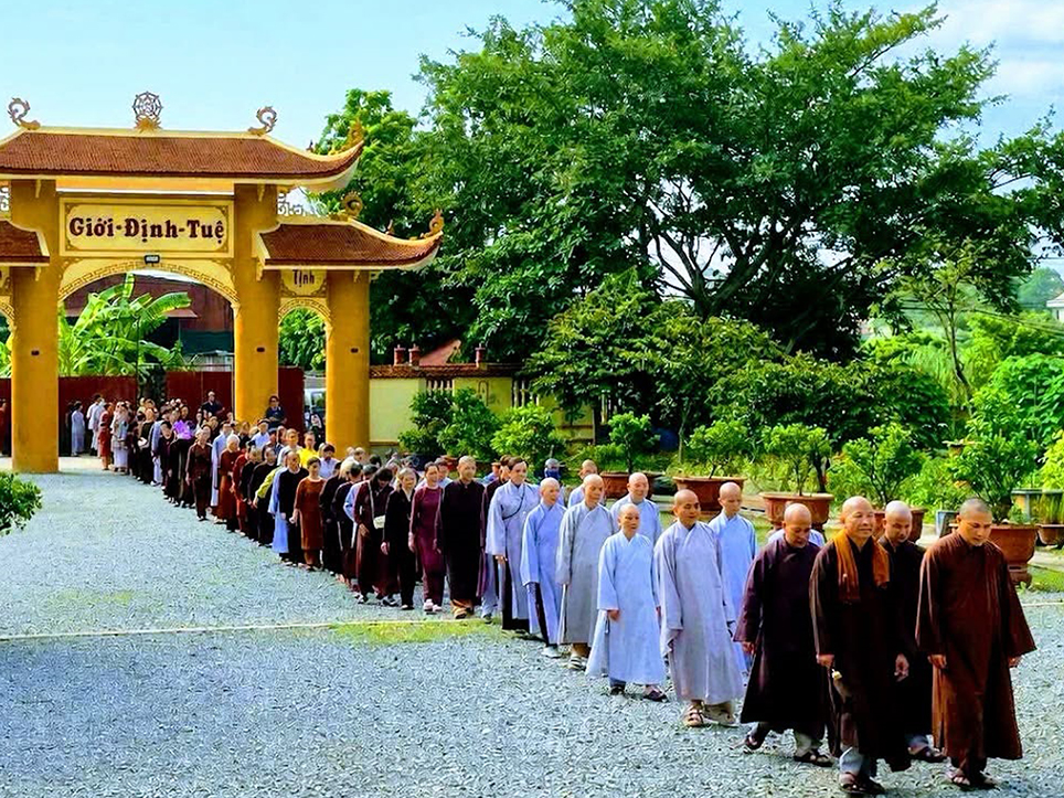 thuong-ro-biet-chinh-minh-thi-su-tu-hanh-moi-tien-bo.jpg