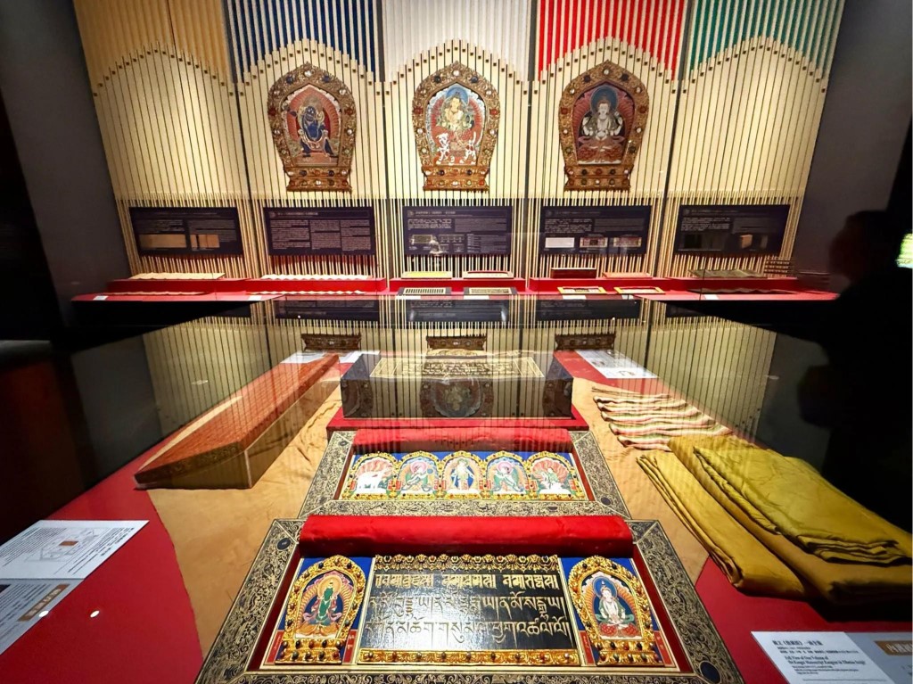 bo-kinh-phat-giao-357-nam-tuoi-duoc-truyen-rang-chi-mot-lan-chiem-bai-cung-gieo-phuoc-lanh_nguoiphattu_com0.jpg