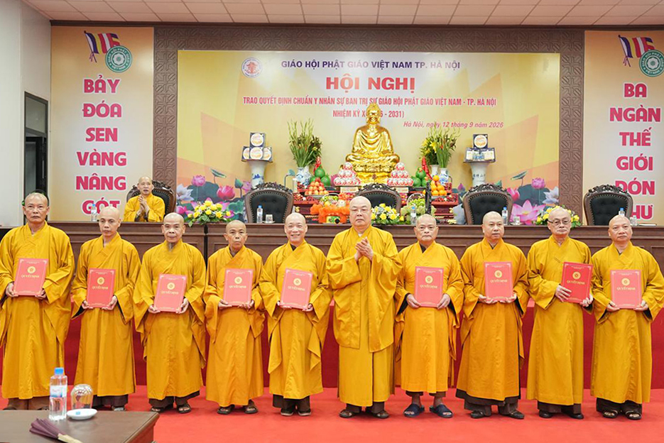 trao-quyet-dinh-chuan-y-nhan-su-ban-tri-su.jpg