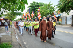 Diễu hành xe hoa mừng Đại lễ Phật đản lớp Ươm Mầm Trí Tuệ