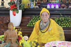 Chư Tăng, Phật tử chùa Xá Lợi khánh tuế Đại lão Hòa thượng Thích Hiển Tu