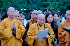 Ban tổ chức chương trình 'Vu Lan – Đạo hiếu và dân tộc năm 2023' dâng hương tưởng niệm tại nghĩa trang liệt sĩ Hàng Dương