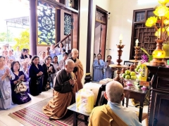 Phật tử Ninh Hoà hành hương cúng dường An cư kiết hạ