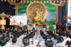 Gần 500 bạn trẻ tham dự Khóa tu mùa hè 2025 tại chùa Bằng