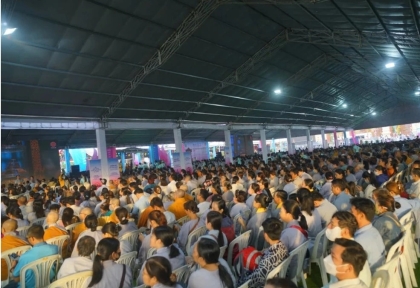 Tỉnh táo với con số 10 triệu người chiêm bái xá lợi Đức Phật: Còn quãng đường dài từ tín ngưỡng đến tu học Phật pháp thực chất