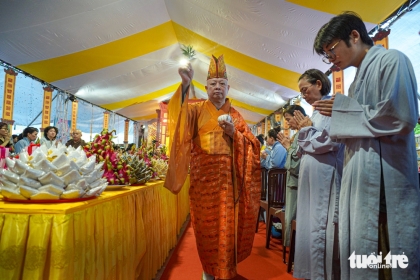 TPHCM: Lễ cầu siêu các anh hùng liệt sĩ tại công viên Lê Thị Riêng diễn ra xuyên đêm