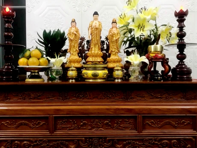 Thỉnh bát hương thờ Phật như thế nào cho thanh tịnh và đúng pháp?