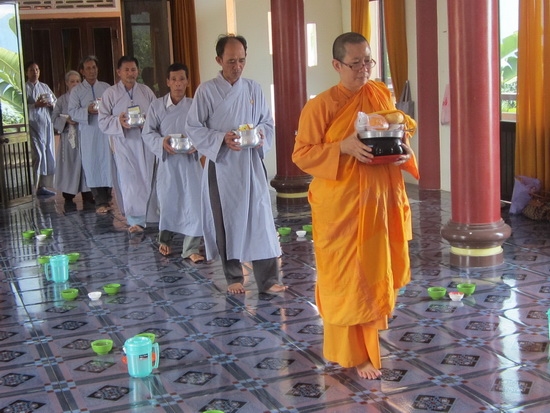 Tịnh xá Ngọc Sơn tổ chức khóa tu Bát quan trai lần 1 năm 2015