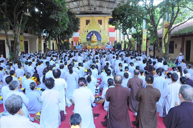 Ngày tu an lạc tháng tám năm Giáp Ngọ tại Chùa Bằng