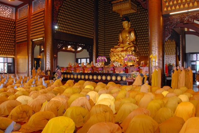 Có nên đưa ra Thông tư hướng dẫn, quy định việc tổ chức Giới đàn?