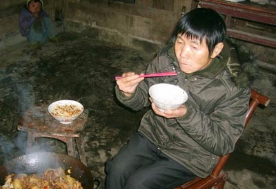 Cà Mau: Ùn ùn đến nghe bà cụ chết đi sống lại kể chuyện