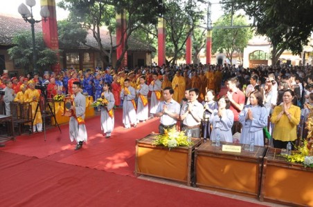 Lễ giỗ Tổ Hùng Vương - cầu nguyện tư vấn mùa thi năm 2015 tại Chùa Bằng
