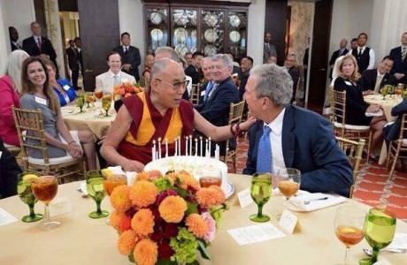 Cuộc gặp gỡ giữa Đức Đạt Lai Lạt Ma thứ 14 và cựu Tổng thống Mỹ George W. Bush