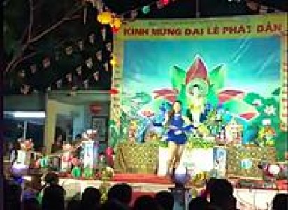  Văn nghệ mừng Phật đản là như thế này sao ?