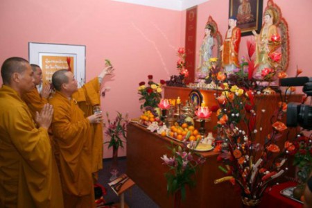 Nghi thức làm lễ an vị Phật tại tư gia