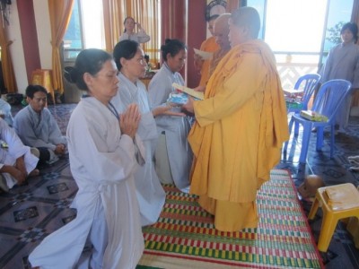 Đạo tràng Bát quan trai Tịnh xá Ngọc Sơn tổng kết cuối năm