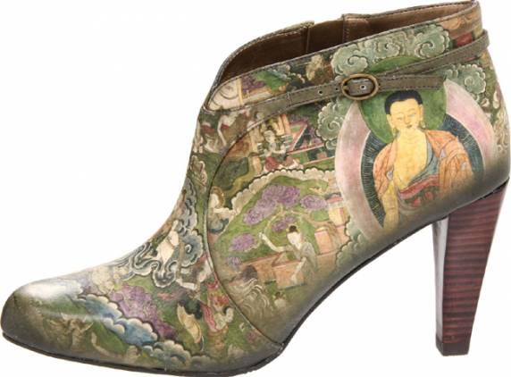 Phản ứng việc in hình ảnh Đức Phật lên trên giày dép