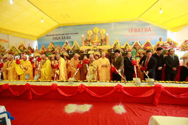 Đà Nẵng: Chùa Bà Đa lễ đặt đá xây dựng tôn tượng Đức Phật A Di Đà cao 21m 