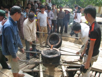 Nghệ An: Chùa Bảo Minh – đền Bình An rót đồng đúc đại hồng chung