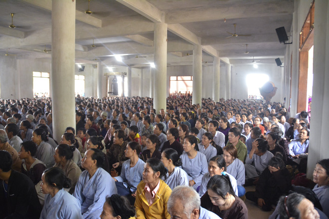 Hơn 8.000 người về chùa Cổ Am trang nghiêm lễ Phật cầu an