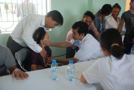 Hà Tĩnh: Chùa Giai Lam tổ chức khám chữa bệnh và cấp phát thuốc miễn phí