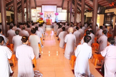Chùa Hòa Phúc kết thúc viên mãn khóa tu Bát Quan Trai