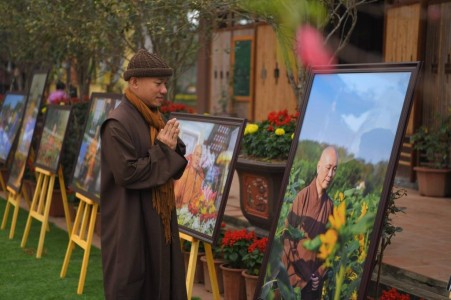 Lễ tạ pháp, triển lãm ảnh cuối năm Mậu Tuất tại chùa Hòa Phúc