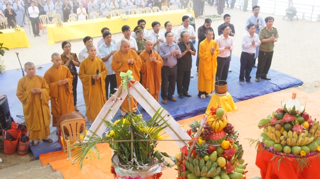 Hà Tĩnh: Lễ khánh đản Đức Quán Thế Âm Bồ Tát - Lễ hội chùa Hương Tích 2015