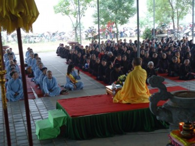 Thanh Hóa: Ngày tu 'an lạc' đầu tiên tại chùa Khánh Long 