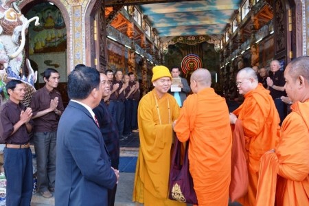 Lâm Đồng: Bộ Tư lệnh Cảnh vệ Quân đội Hoàng gia Campuchia viếng thăm chùa Linh Phước